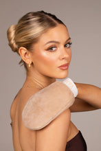 Load image into Gallery viewer, Vani-T Bronzing Mitt Self Tan Applicator 1 PK
