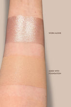 Load image into Gallery viewer, Vani-T Liquid Radiance Highlighter 50ML
