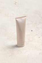 Load image into Gallery viewer, Vani-T Bronzing Custard Gradual Tan 200ML
